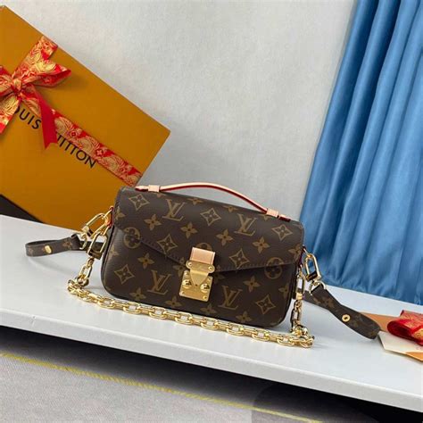 louis vuitton pochette metis east west